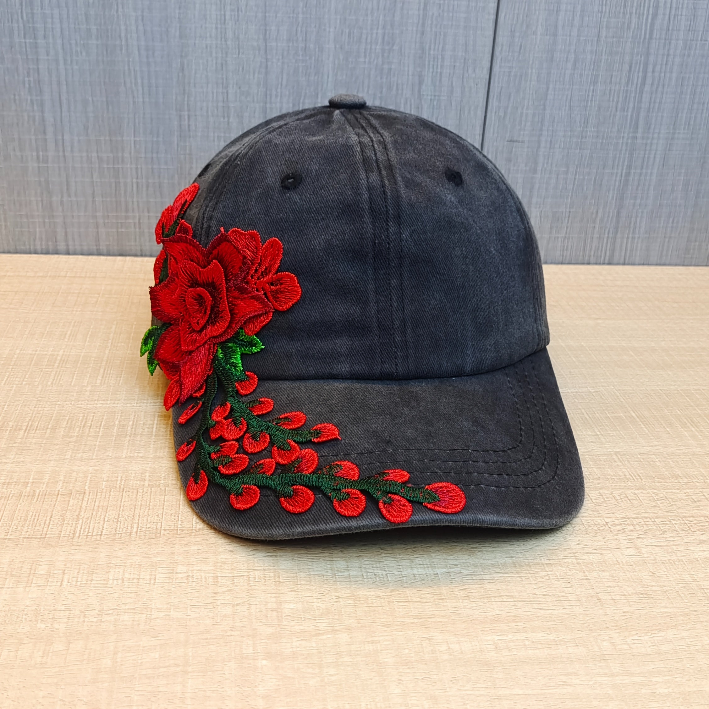 Casquette de baseball vintage brodée à motifs floraux exagérés, style ethnique, casquette bec de canard, chapeau de sport tendance et polyvalent