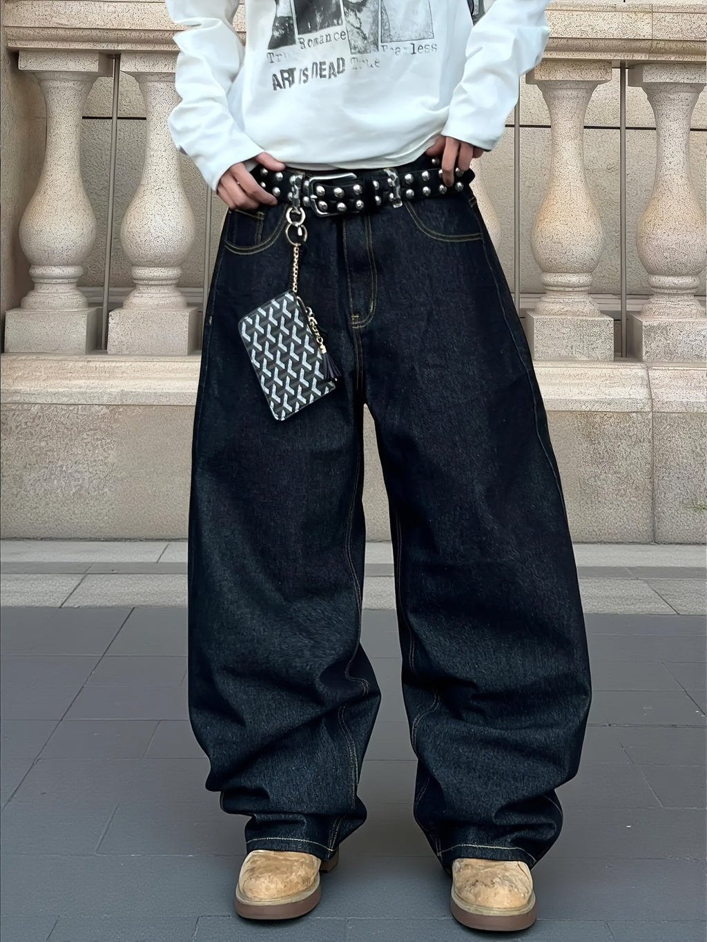 Calça de homem vintage preta com padrão leopardo, modelagem larga, estilo streetwear, jeans com bolsos e comprimento total (sem cinto/cabide incluído).