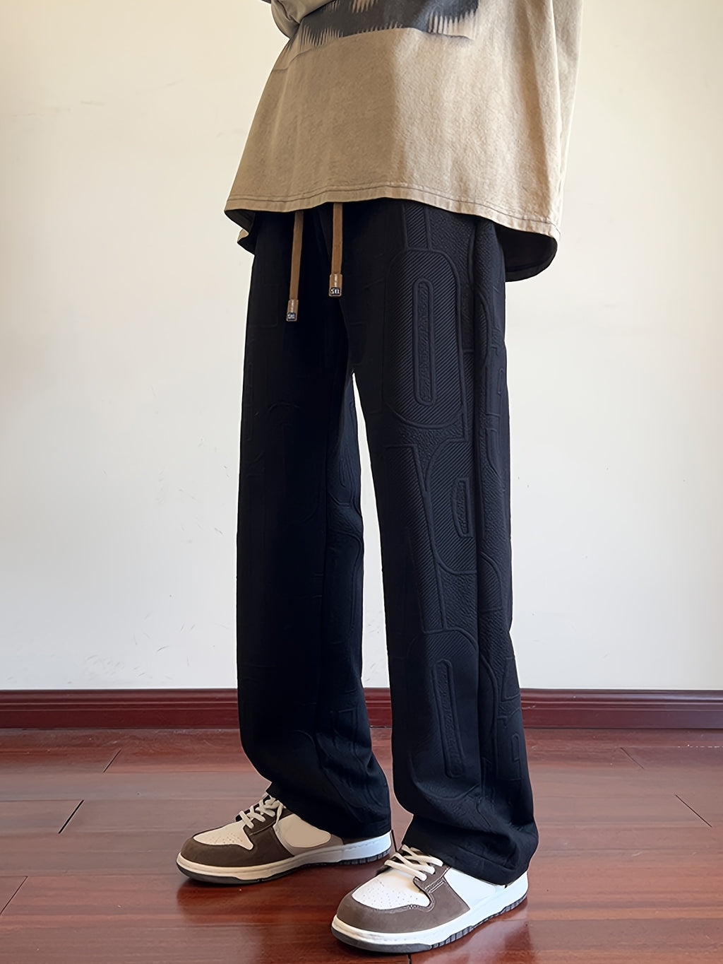 Calças de corte direito para homem para o outono, em tecido jacquard, com cós elástico e cordão, ideais para uso casual ao ar livre na primavera e no outono.