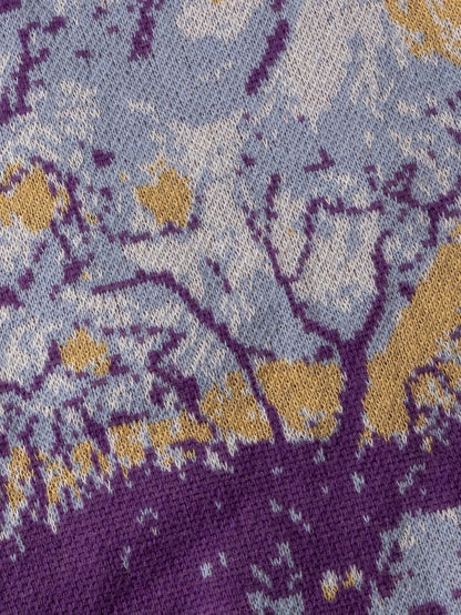 Camisola casual de homem de manga comprida, de corte largo e moderno, com estampado abstrato de ramos irregulares, na cor roxa. Ideal para a primavera/outono/inverno. Blusa de malha versátil, unissexo, com gola redonda.