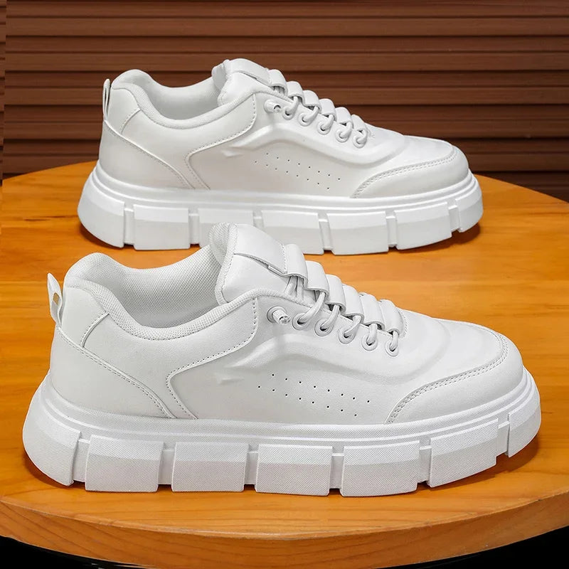 Novos Sapatos Casuais para Homem 2025: Sapatos Oxford Retro de Luxo para Homem em Pele, Ténis Respiráveis ​​da Moda, Bota Plataforma Feita à Mão