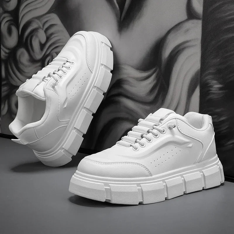 Novos Sapatos Casuais para Homem 2025: Sapatos Oxford Retro de Luxo para Homem em Pele, Ténis Respiráveis ​​da Moda, Bota Plataforma Feita à Mão