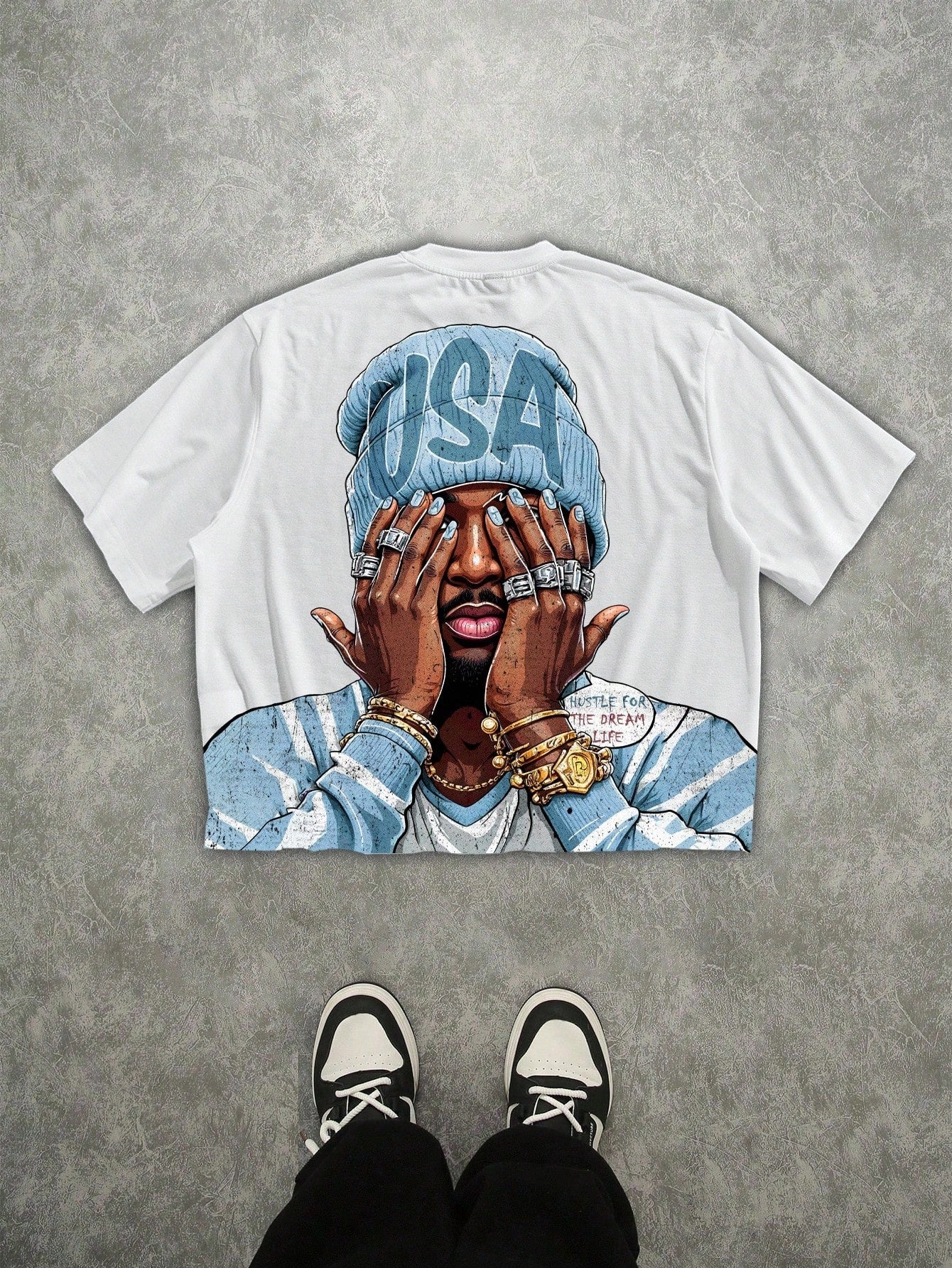 T-shirt de homem casual de manga curta branca, t-shirt de homem com estampado digital 3D, t-shirt streetwear estilo hip hop com estampado de rapper, t-shirt de homem de manga curta, t-shirt de homem casual de gola redonda e manga curta.