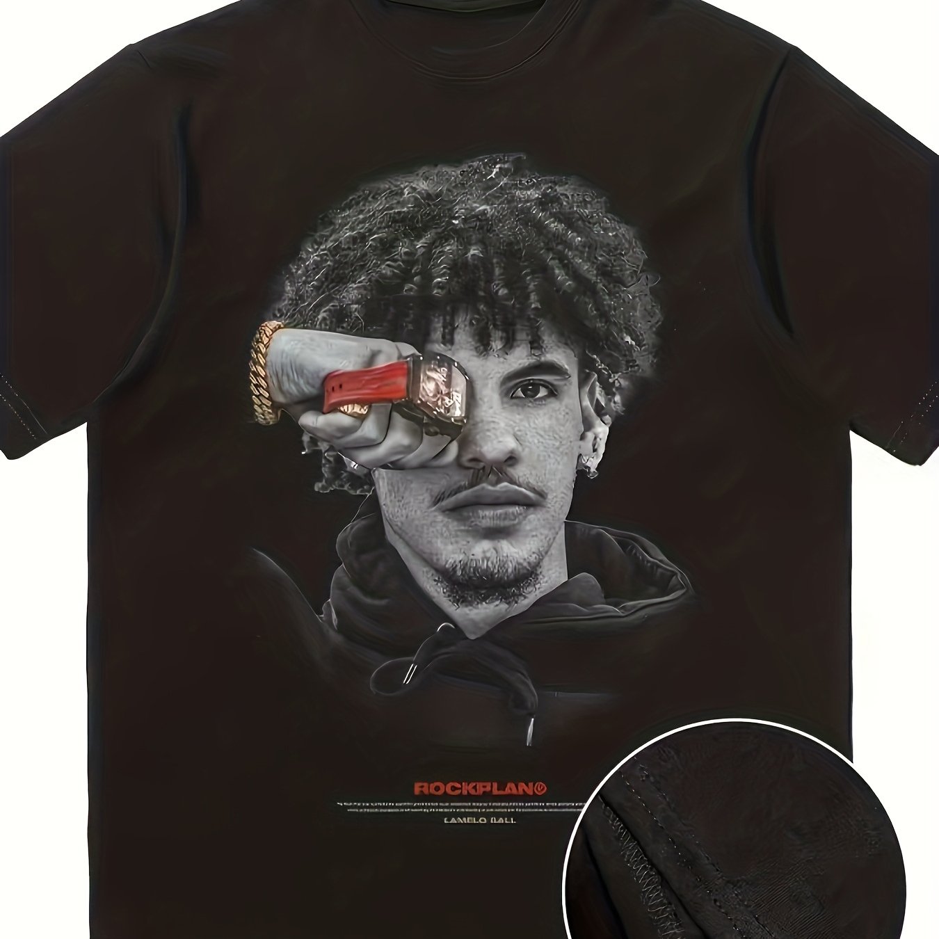 T-shirt casual para homem de gola redonda, confecionada em tecido suave e confortável, com manga curta. Ideal para oferecer e perfeita para passeios ou viagens.